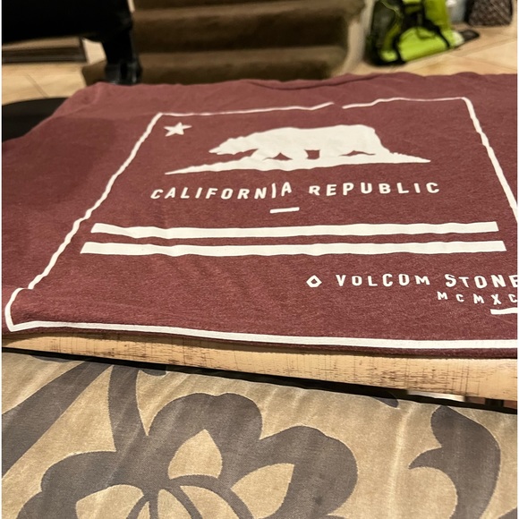 Volcom Mens Tee - Picture 1 of 2